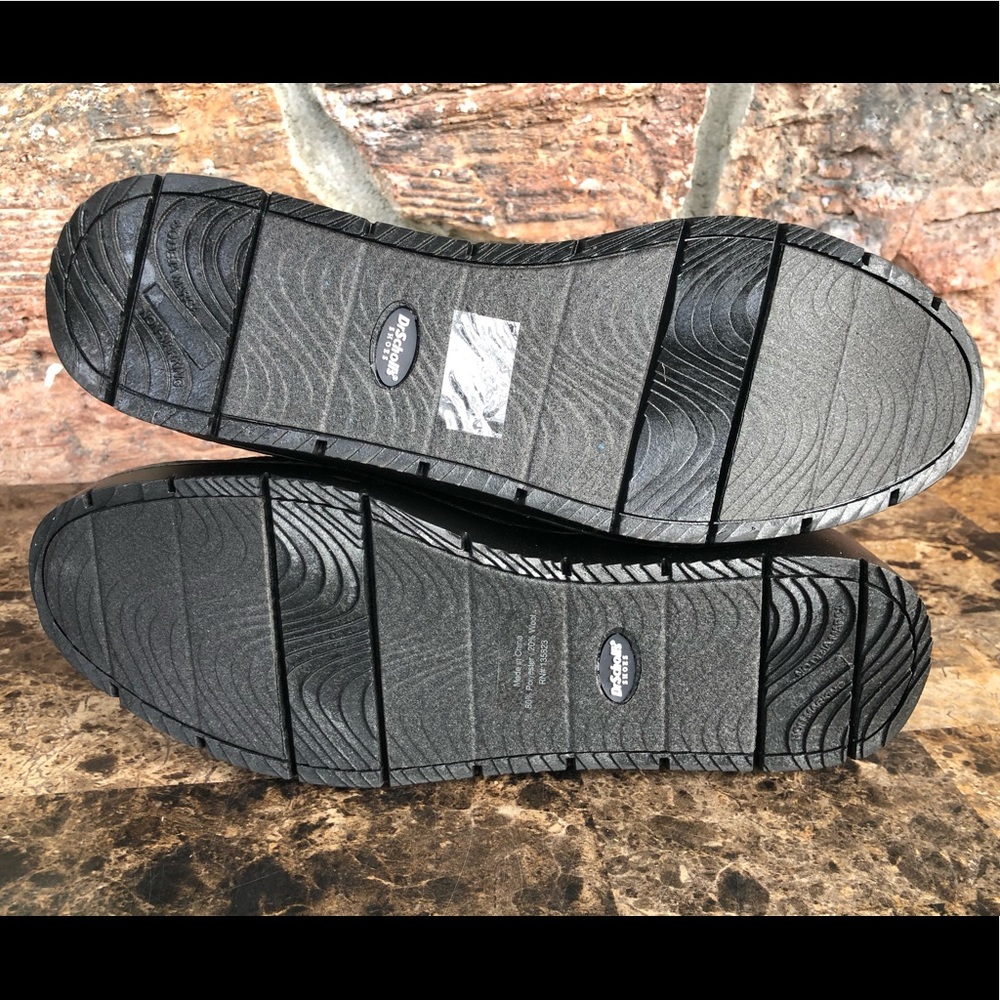 NEW Dr. Scholl's Women's waterproof Sentinel Boots - Picture 12 of 16